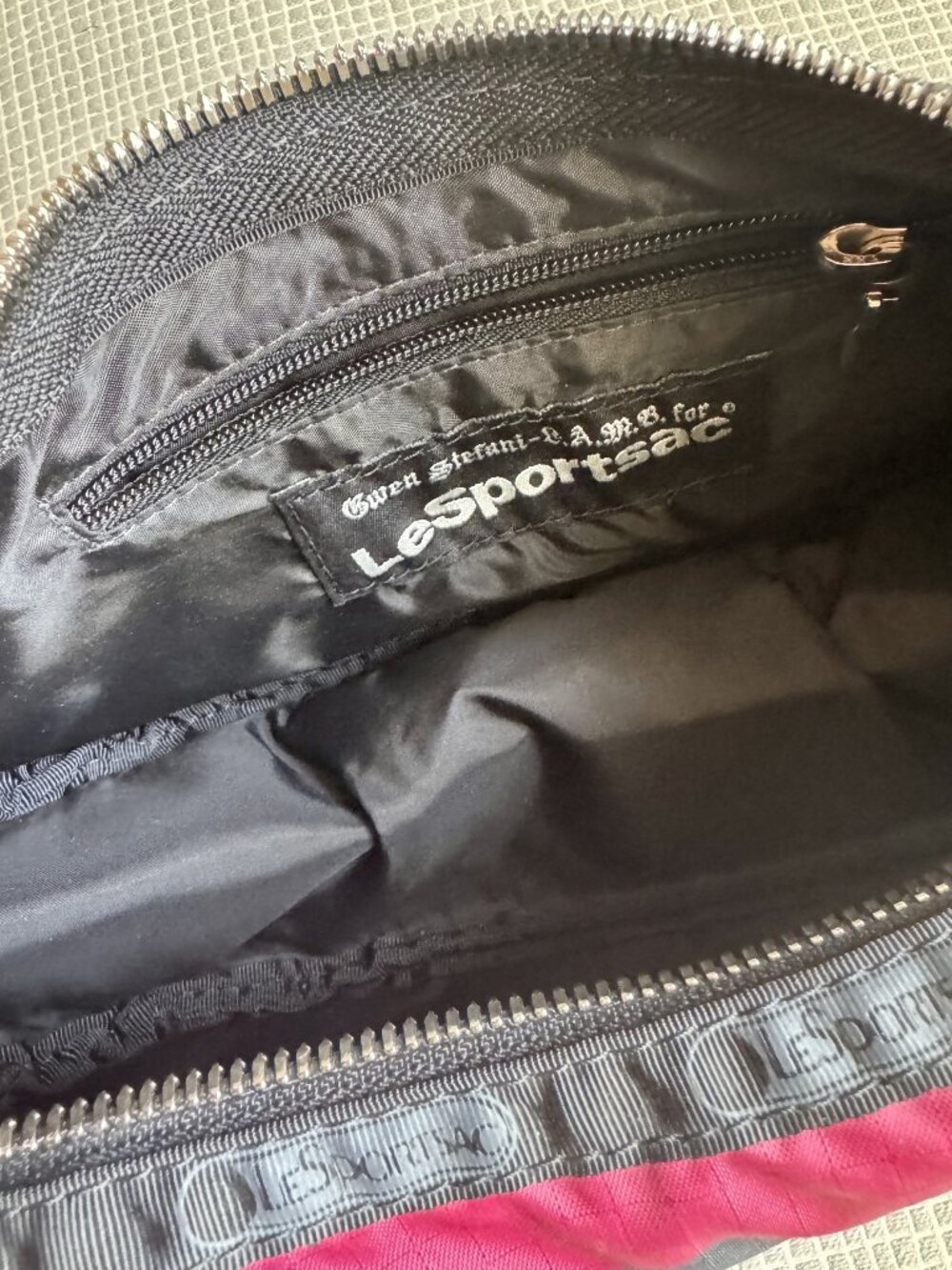 L.A.M.B. LeSportsac Classic Red Shoulder Purse – NEW with plastic on hardware! - Picture 4 of 4